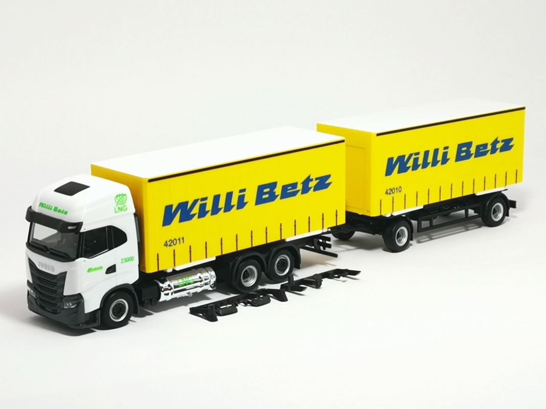 315913 Iveco S-Way LNG -Hängerzug „Willi Betz“ Herpa -Friday SALE-