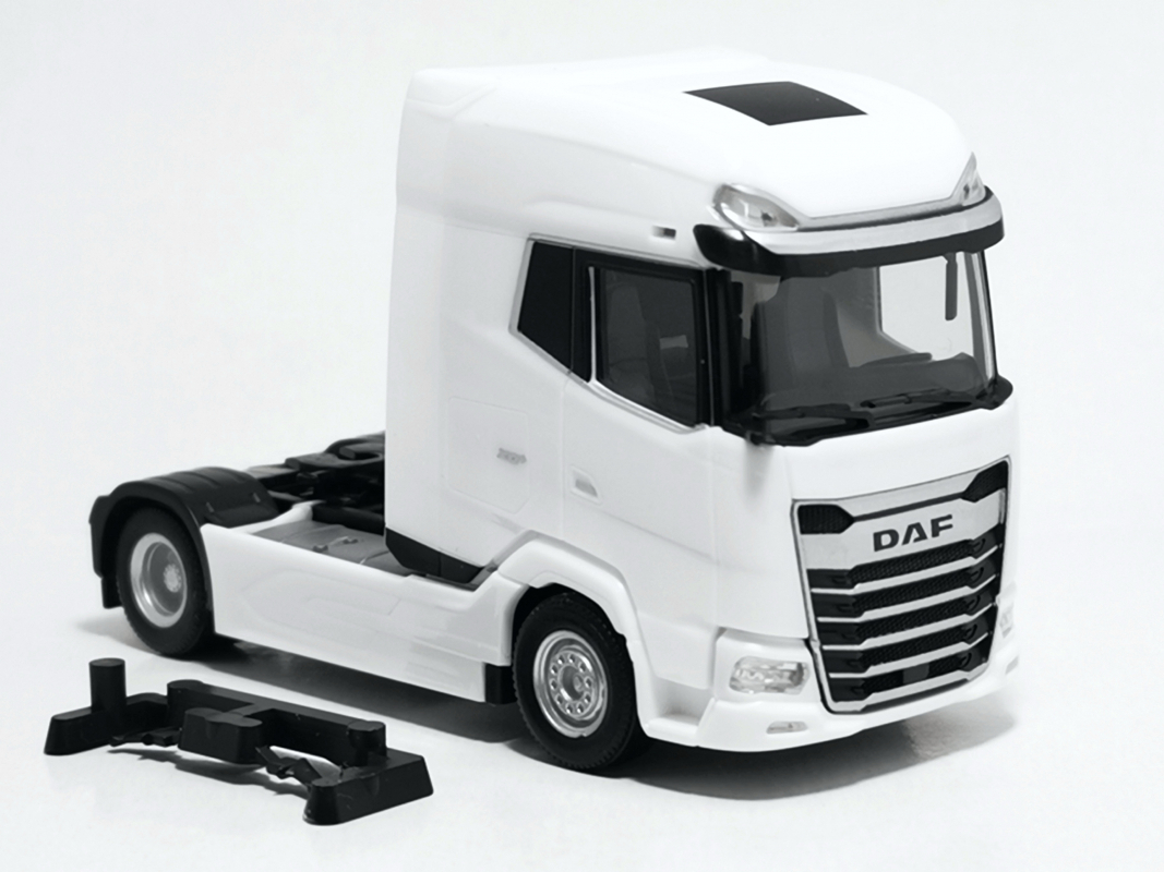 316033 DAF XG+ Zugmaschine, weiß Herpa - Restbestand