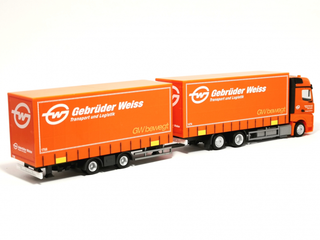316149 Mercedes-Benz Actros Bigspace `18 Volumen-Hängerzug „Gebrüder Weiss“ Herpa