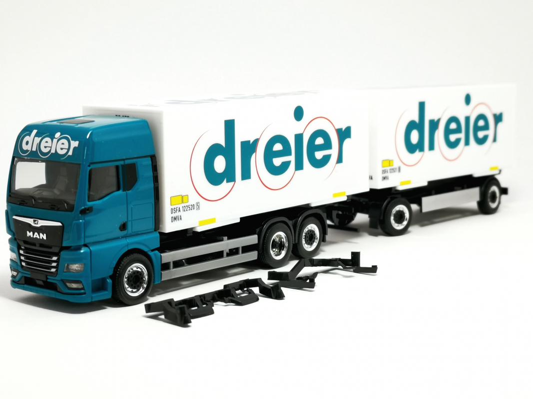 953672 MAN TGX GX Koffer Hängerzug 7,45m "dreier" Herpa