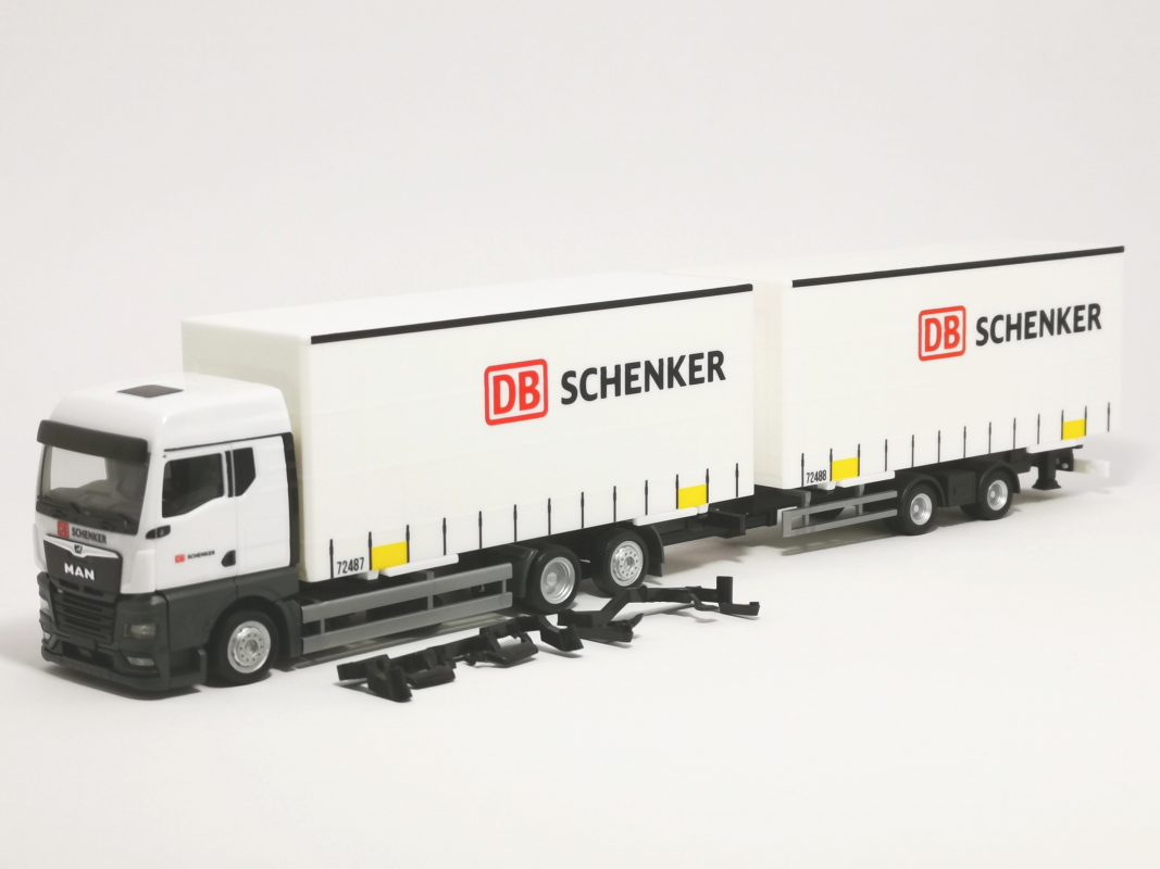 316040 MAN TGX GM Volumen-Wechselplanen-Hängerzug „DB Schenker“ Herpa