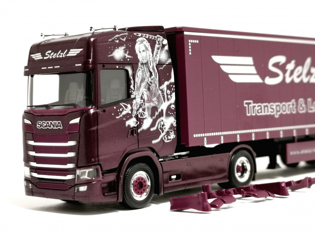 953115 Scania CS20 Gardinenplanen Sattelzug "Stelzl/Marvel" Herpa