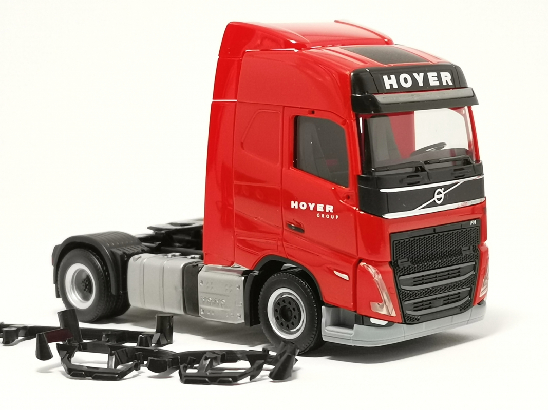 Volvo FH Gl. 2020 Zugmaschine 2a "Hoyer" Herpa