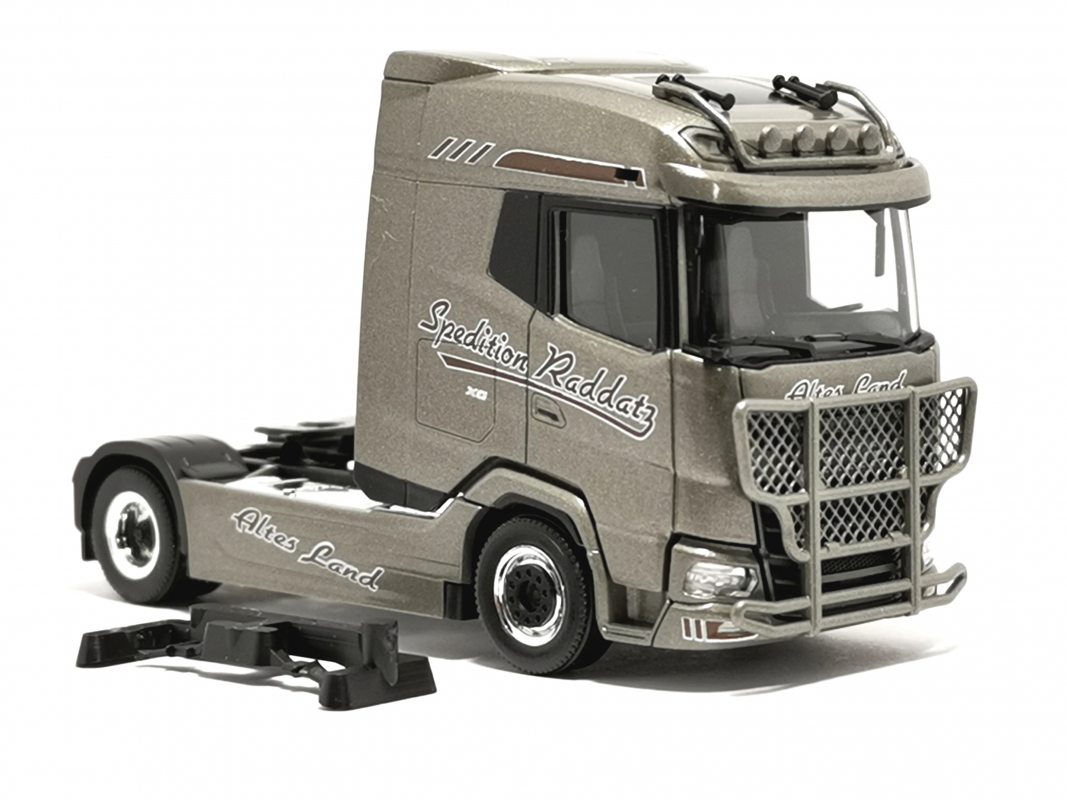 DAF XG+ Zugmaschine "Sven Raddatz" Herpa