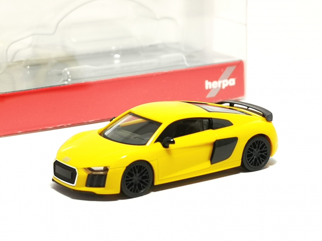 028516-004 Audi R8 V10 Plus, vegasgelb Herpa