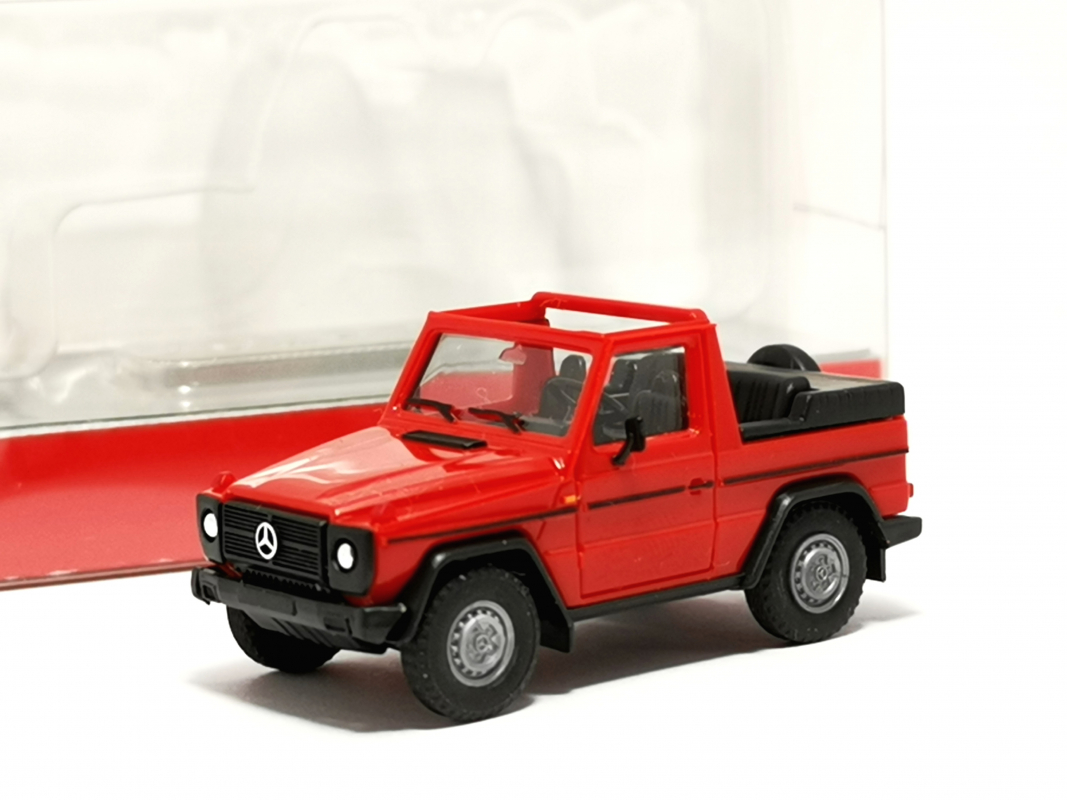 420860-002 Mercedes-Benz G-Modell Cabrio, rot Herpa