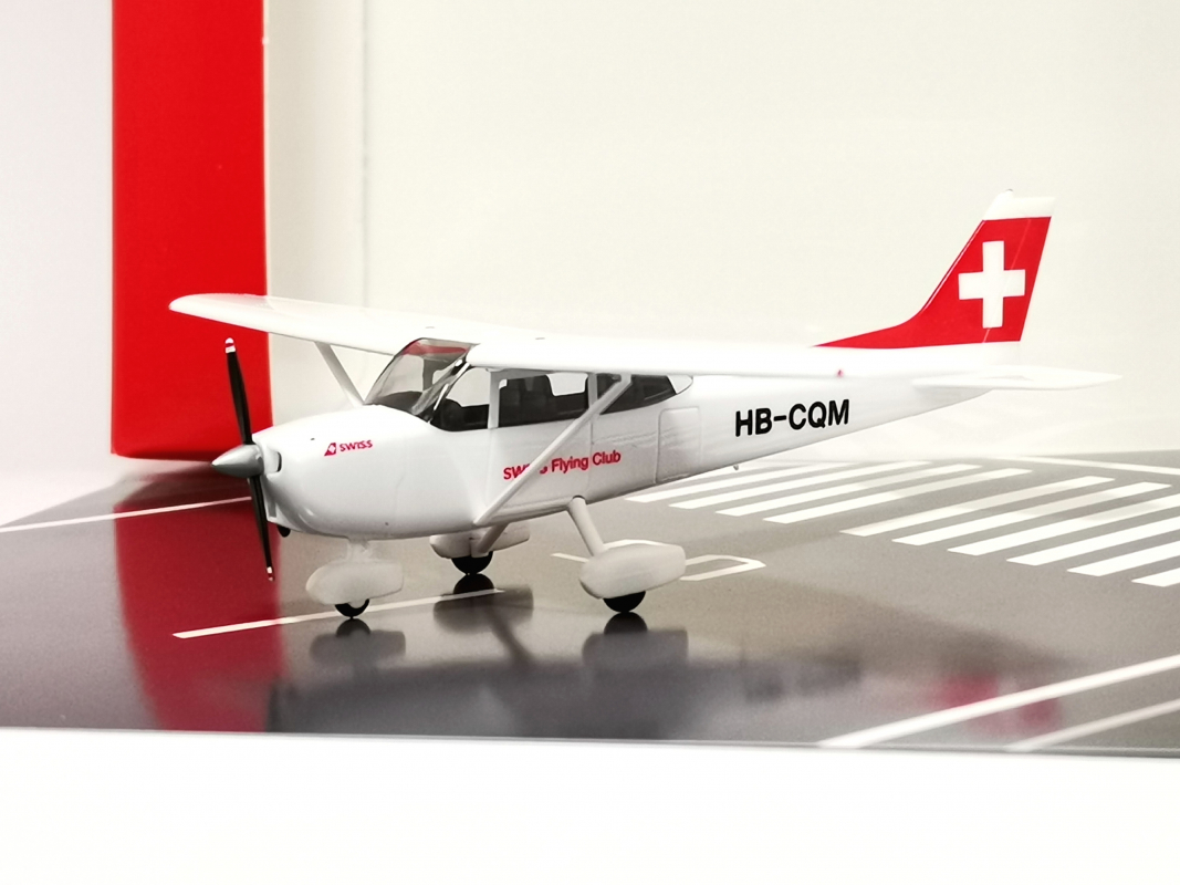 019446 Cessna 172 Swiss Flying Club – HB-CQM Maßstab: 1:87 Herpa