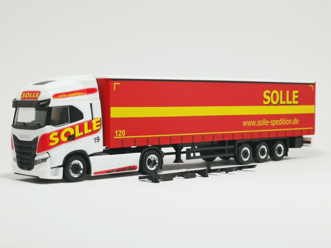 315326 Iveco S-Way Gardinenplanen-Sattelzug „Solle“ (Nordrhein-Westfalen/Hamm) Herpa