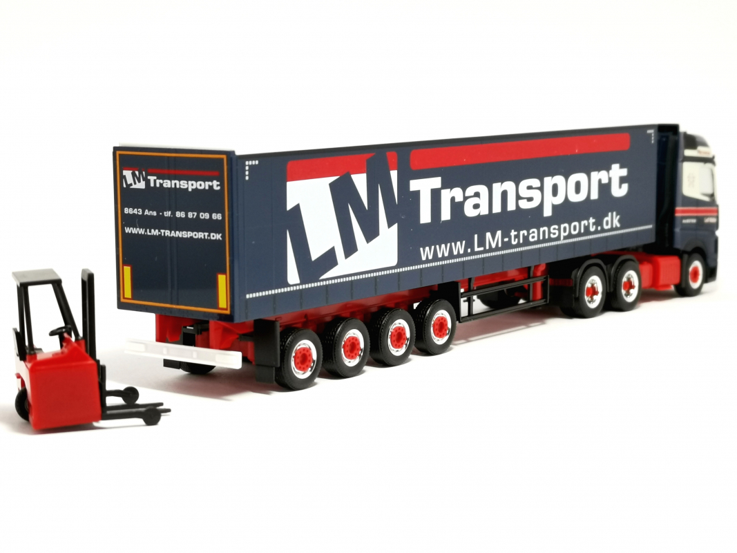 316330 Mb Actros Bigspace Gardinenplanen-Sattelzug mit Heckstapler "Leif Møller" Herpa
