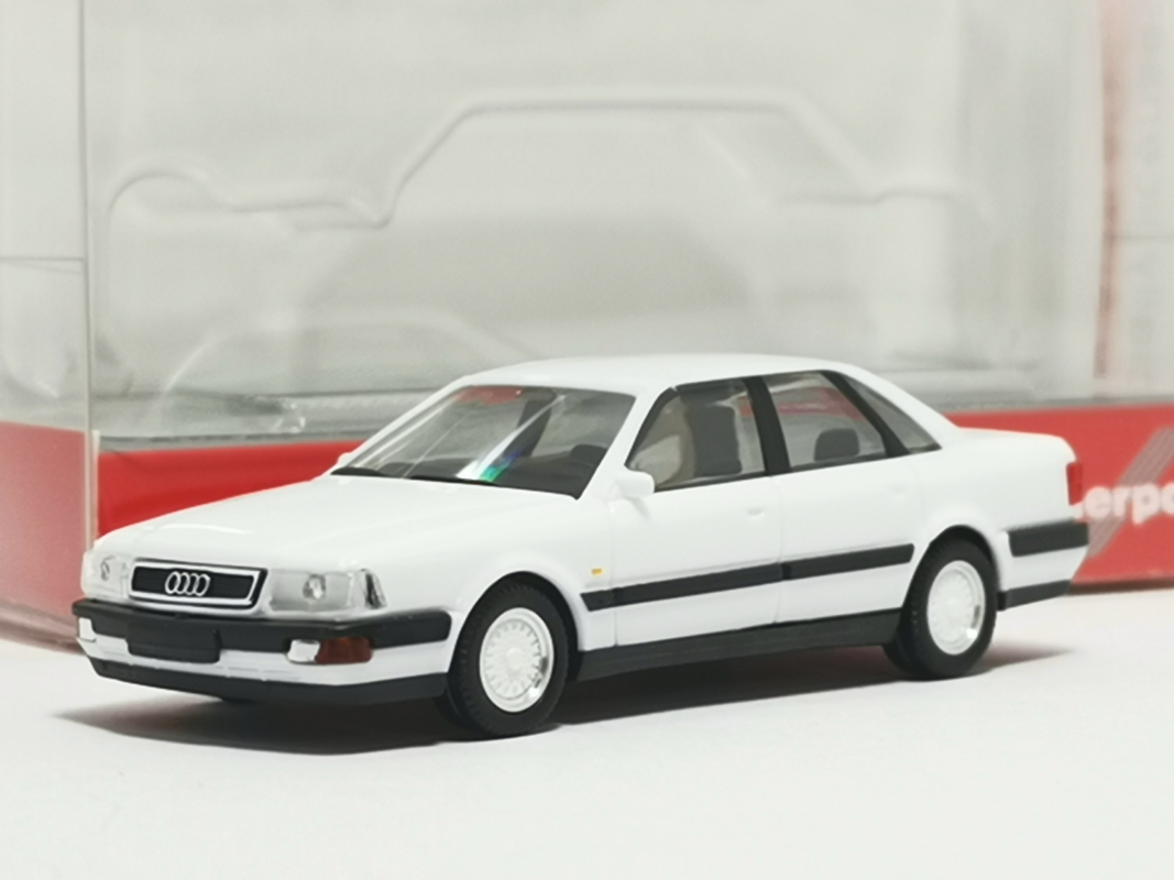 023692-002 Audi V8 Limousine mit BBS-Felgen, weiß** Herpa