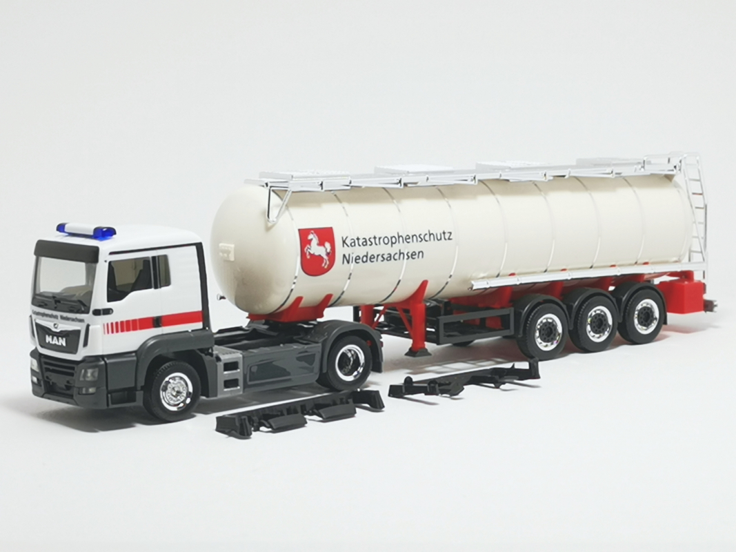 316750 MAN TGS L Euro 6C Tank-Sattelzug "Katastrophenschutz Niedersachsen" Herpa