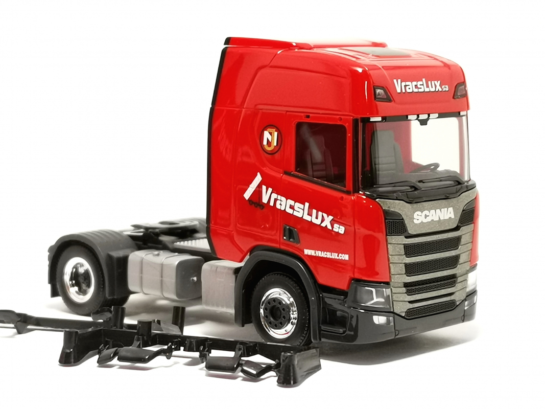 Scania CR 20 HD Zugmaschine "Vracslux" Herpa