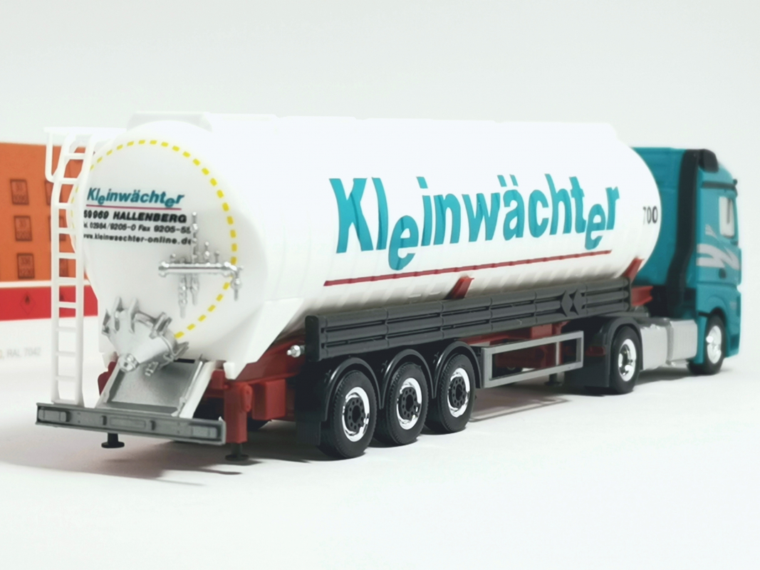 315494 Mb Actros `18 Streamspace Saugsilo-Sattelzug „Kleinwächter“ Herpa