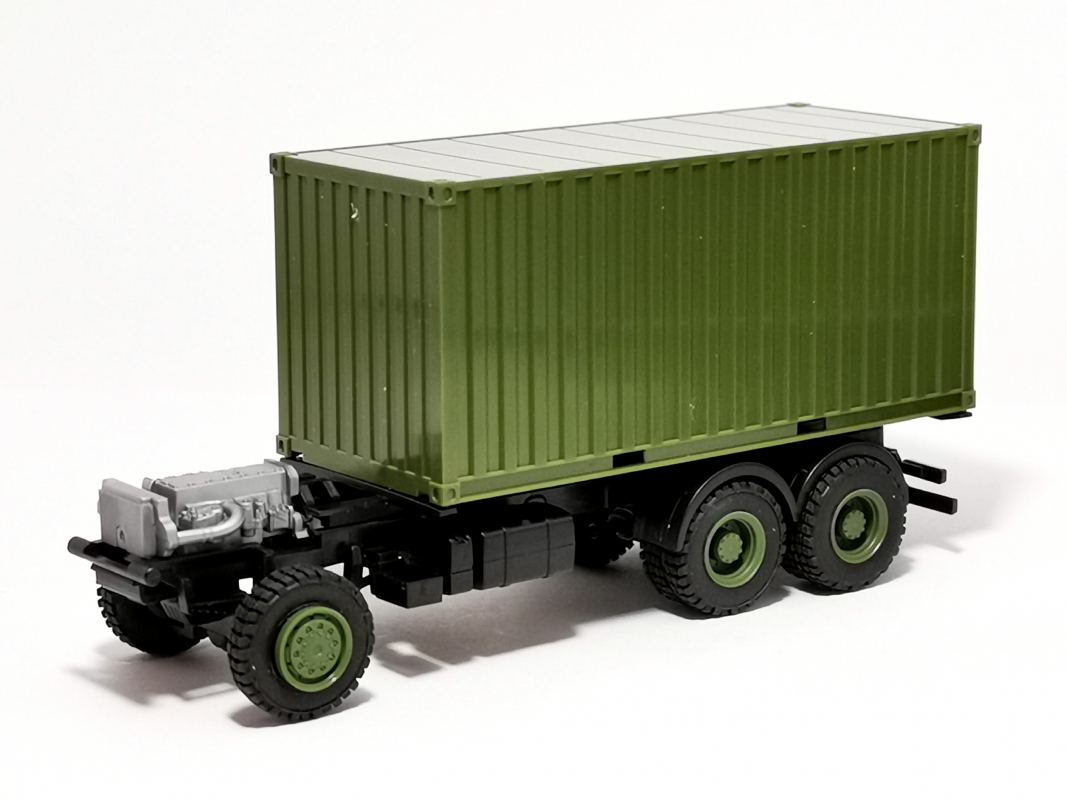 Iveco 3a Fahrgestell mit 20ft. Container, oliv Herpa 93