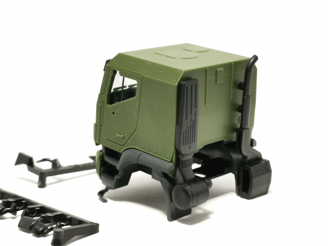 Preview: Fahrerhaus Iveco Trakker geschützt, -oliv Herpa 15