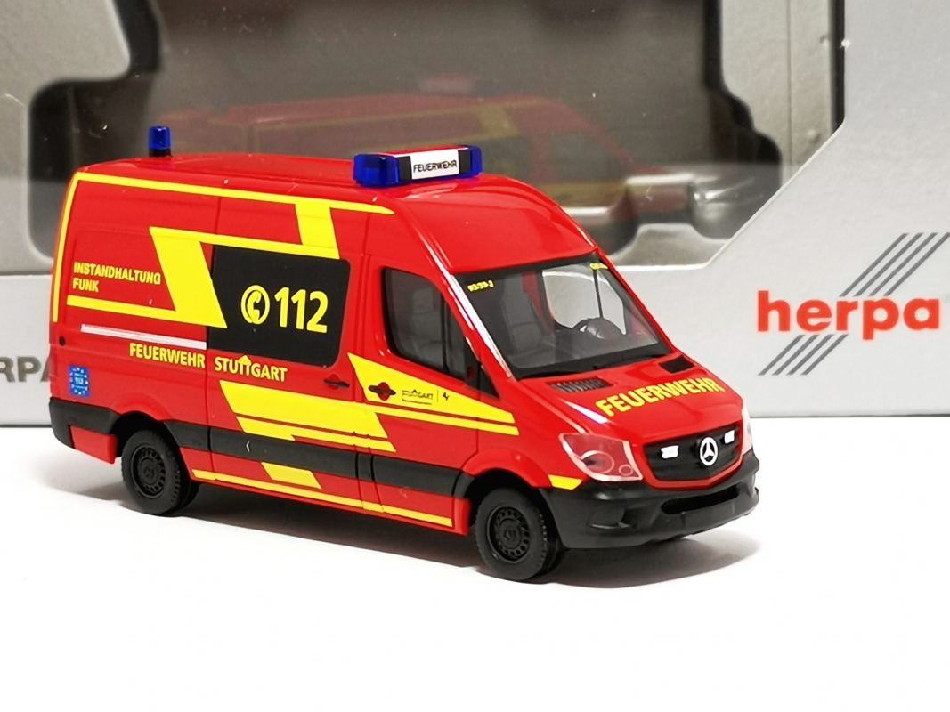 954563 MB Sprinter 13 "Feuerwehr Stuttgart/Instandhaltung Funk" Herpa