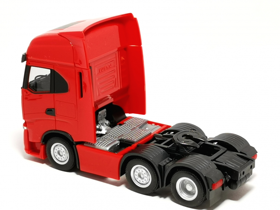 317122 Iveco S-Way 6x2 Zugmaschine, rot Herpa