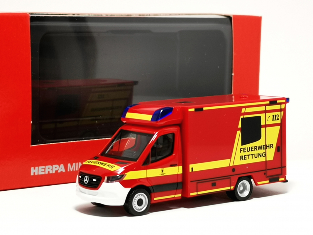 097666 Mb Sprinter 18 Fahrtec "Feuerwehr München" (Bayern/München) Herpa