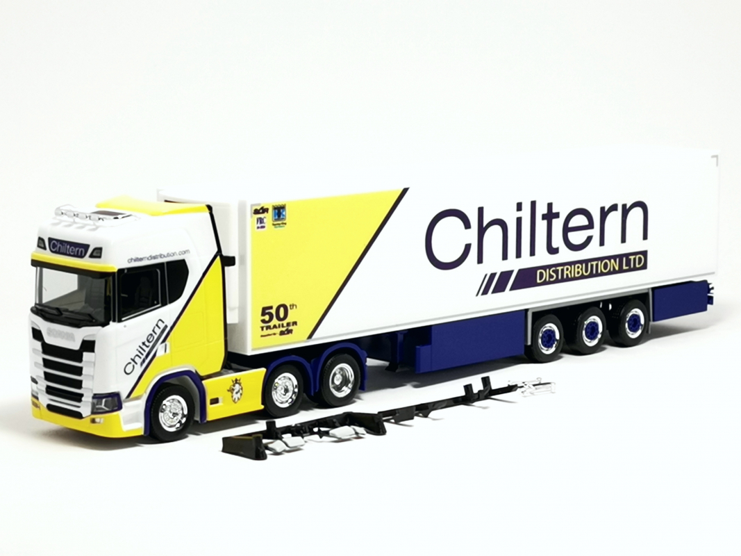 316712 Scania CS 20 HD 6x2 Kühlkoffer-Sattelzug "Chiltern" (UK) Herpa