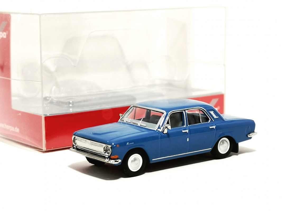 024334-005 Wolga M 24, brillantblau Herpa B5