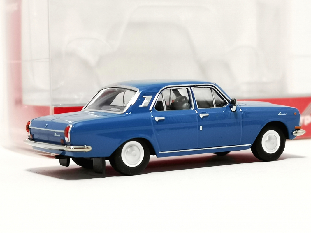 Preview: 024334-005 Wolga M 24, brillantblau Herpa B5