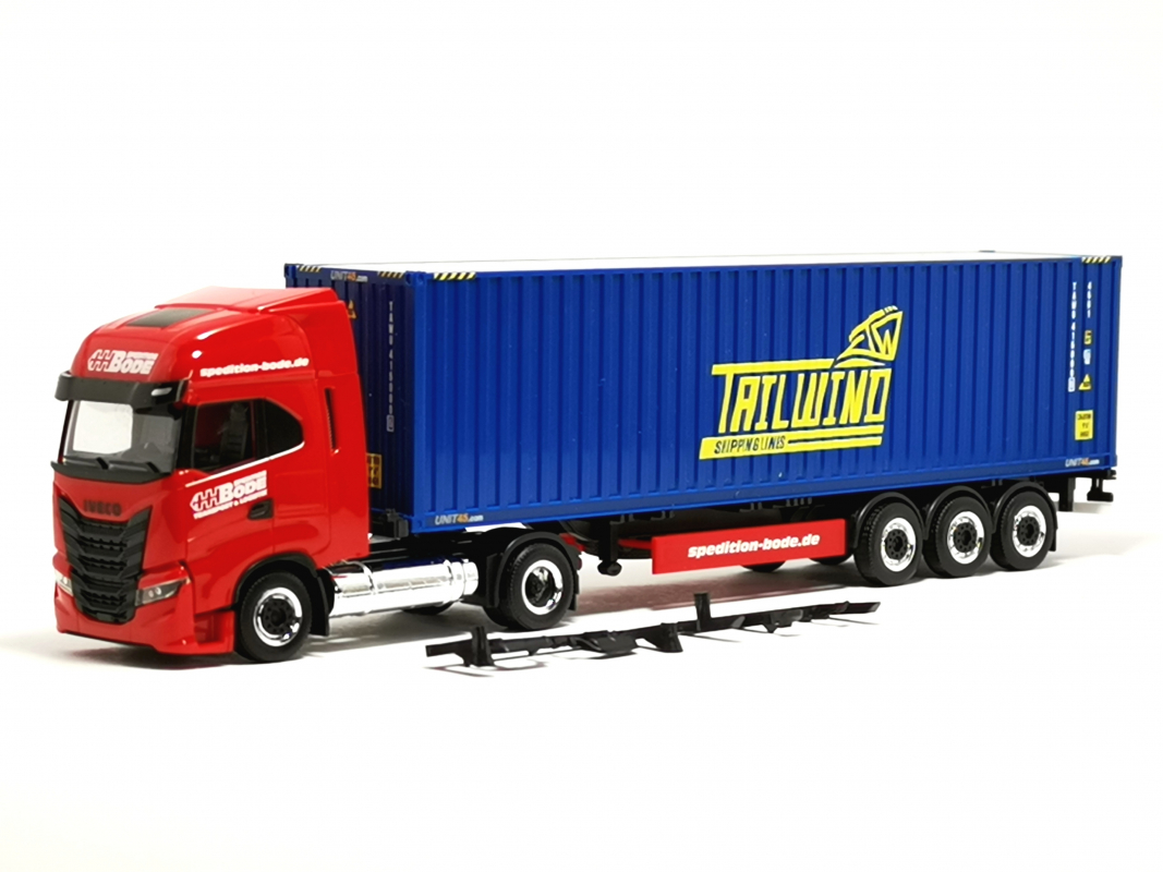 317368 Iveco S-Way LNG Container-Sattelzug "HH Bode/Tailwind" Herpa