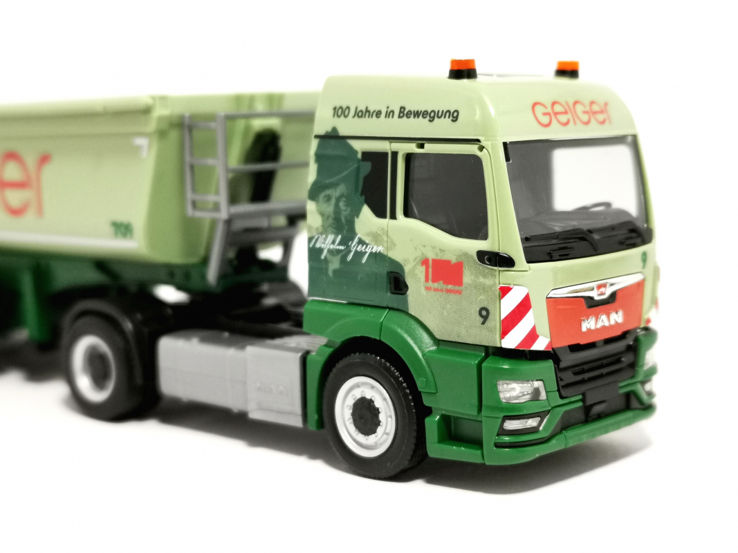 Preview: 956000 Set Geiger MAN TGS Rundmulde mit Wiking Modell Herpa