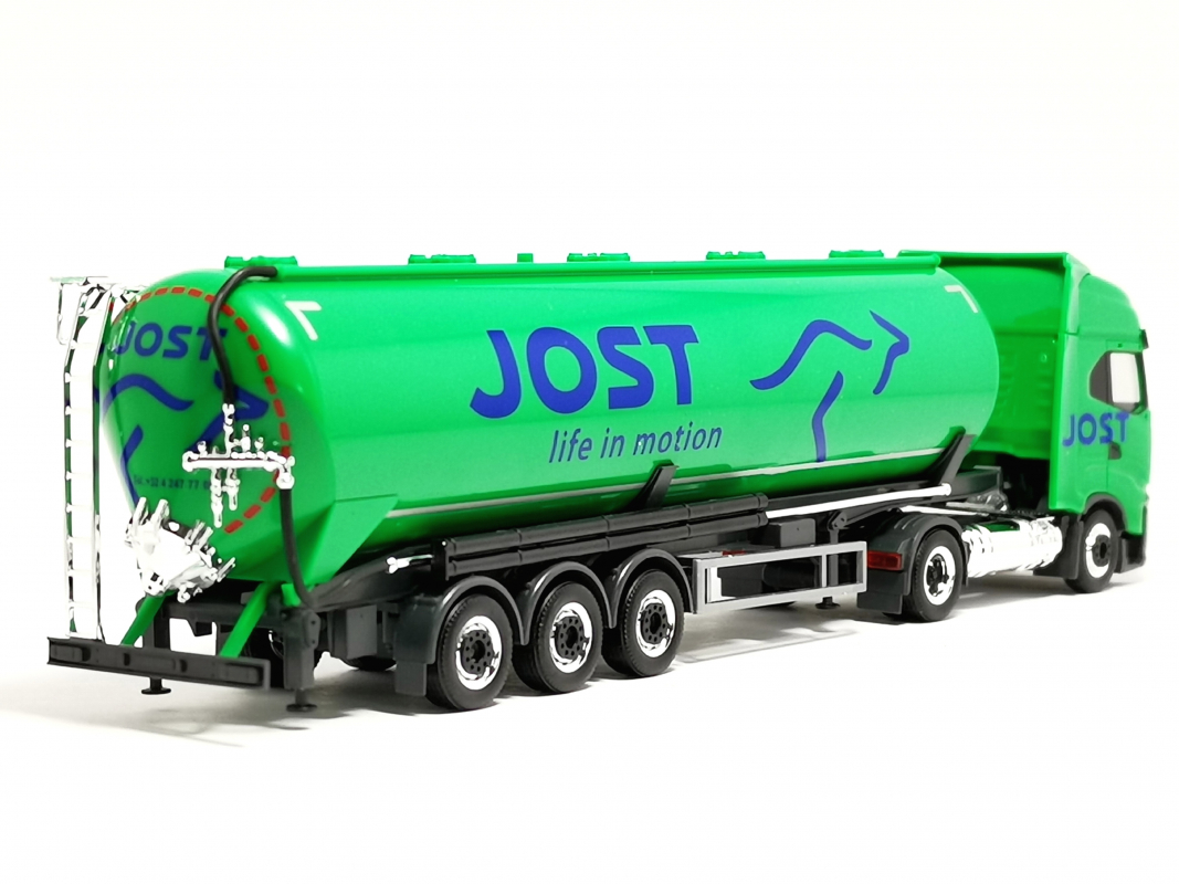 315609 Iveco S-Way LNG Silo-Sattelzug „Jost Group“ (Luxemburg/Weißwampach) Herpa