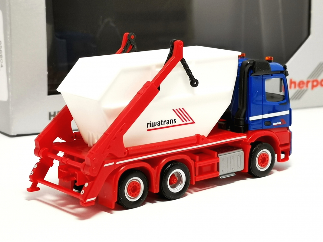 956604 MB Arocs M Absetzmulden-LKW "Riwatrans" Herpa