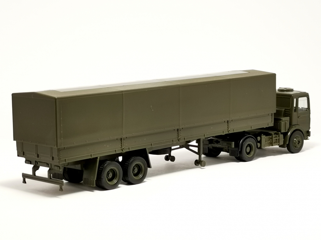 747080 MAN F8 Planen-Sattelzug "Bundeswehr" Herpa - SALE