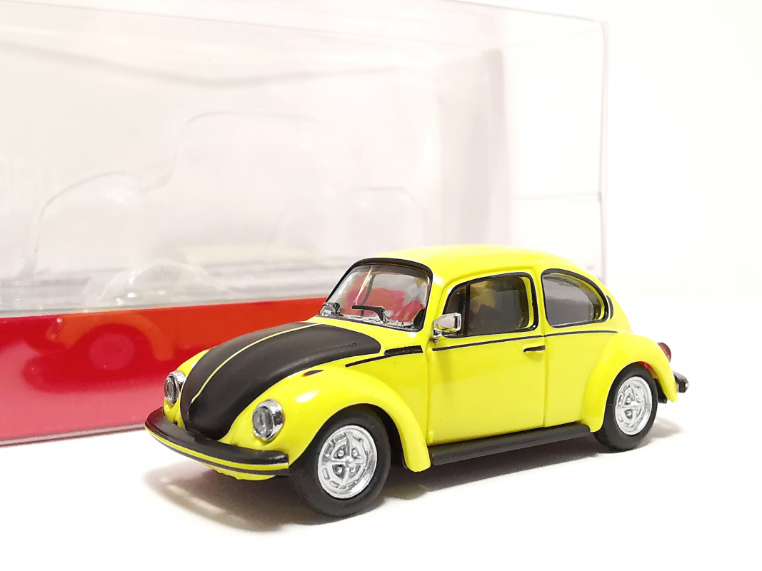 421102 Volkswagen (VW) Käfer 1303 "Der gelb-schwarze Renner" Herpa SALE B1