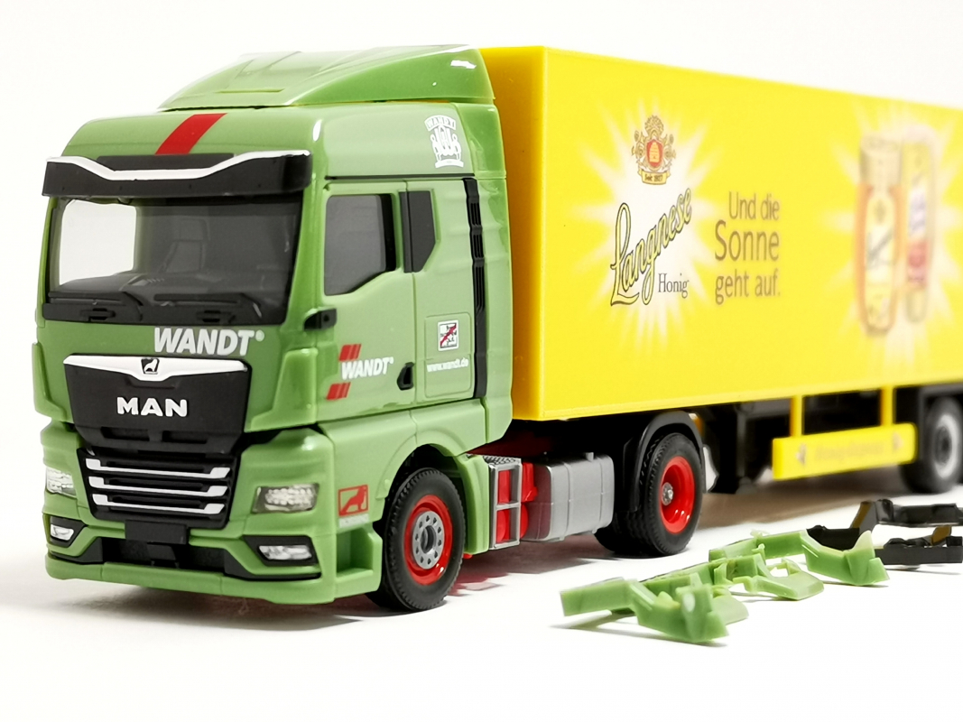 318266 MAN TGX GM Koffer-Sattelzug "Wandt/Langnese" Herpa