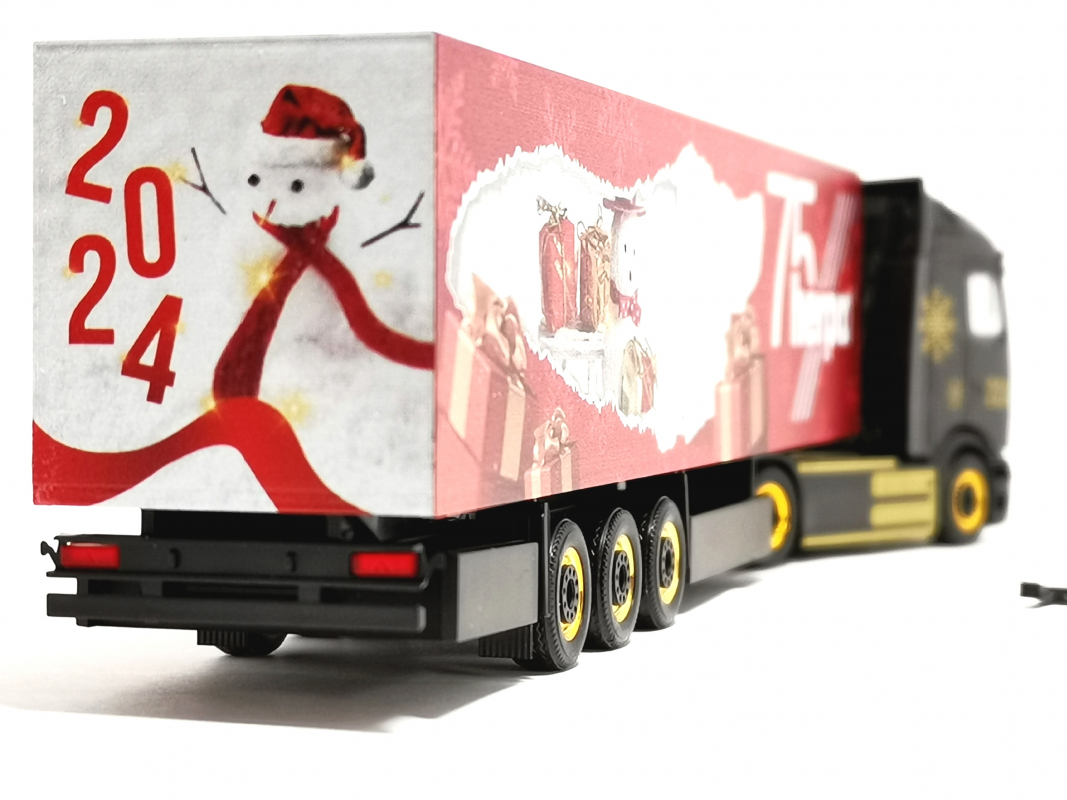 318310 Mb eActros 600 Koffer Sattelzug Weihnachten 2024 Herpa