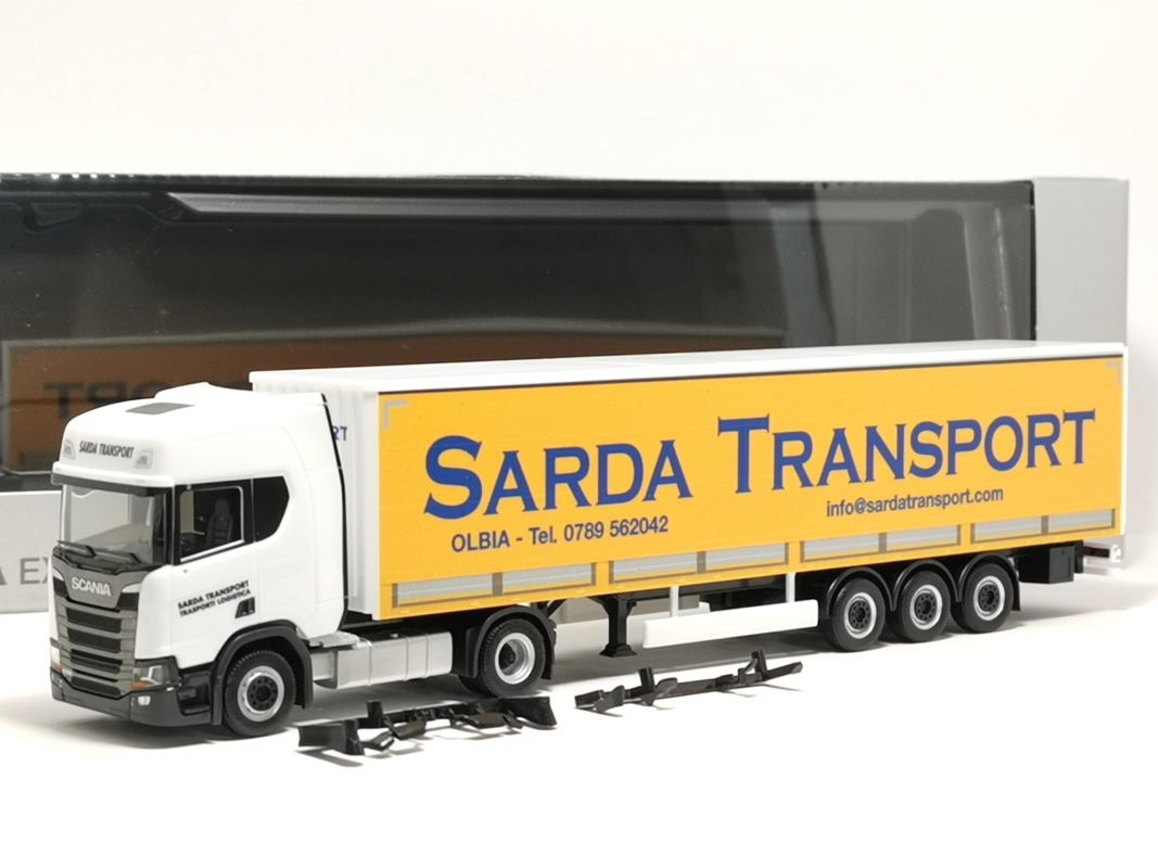 957762 Scania CR 20 Gardinenplanen Sattelzug "SARDA Transport" Herpa