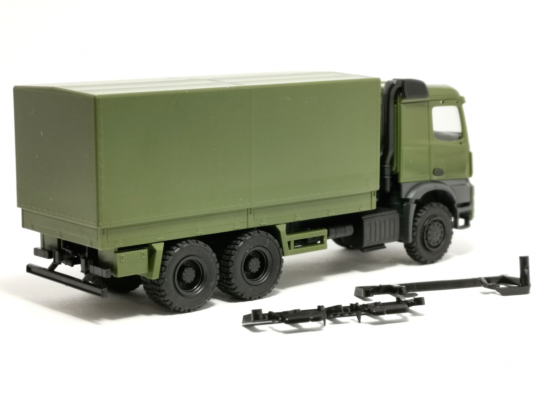 747165 Mb Arocs 6x6 Pritsche/Plane, oliv Herpa - Restbestand