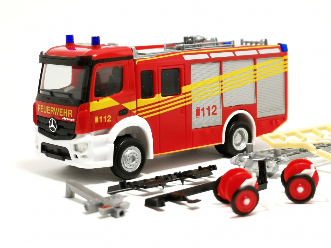 098168 Mercedes-Benz Actros S HLF 2000 "Feuerwehr" Herpa