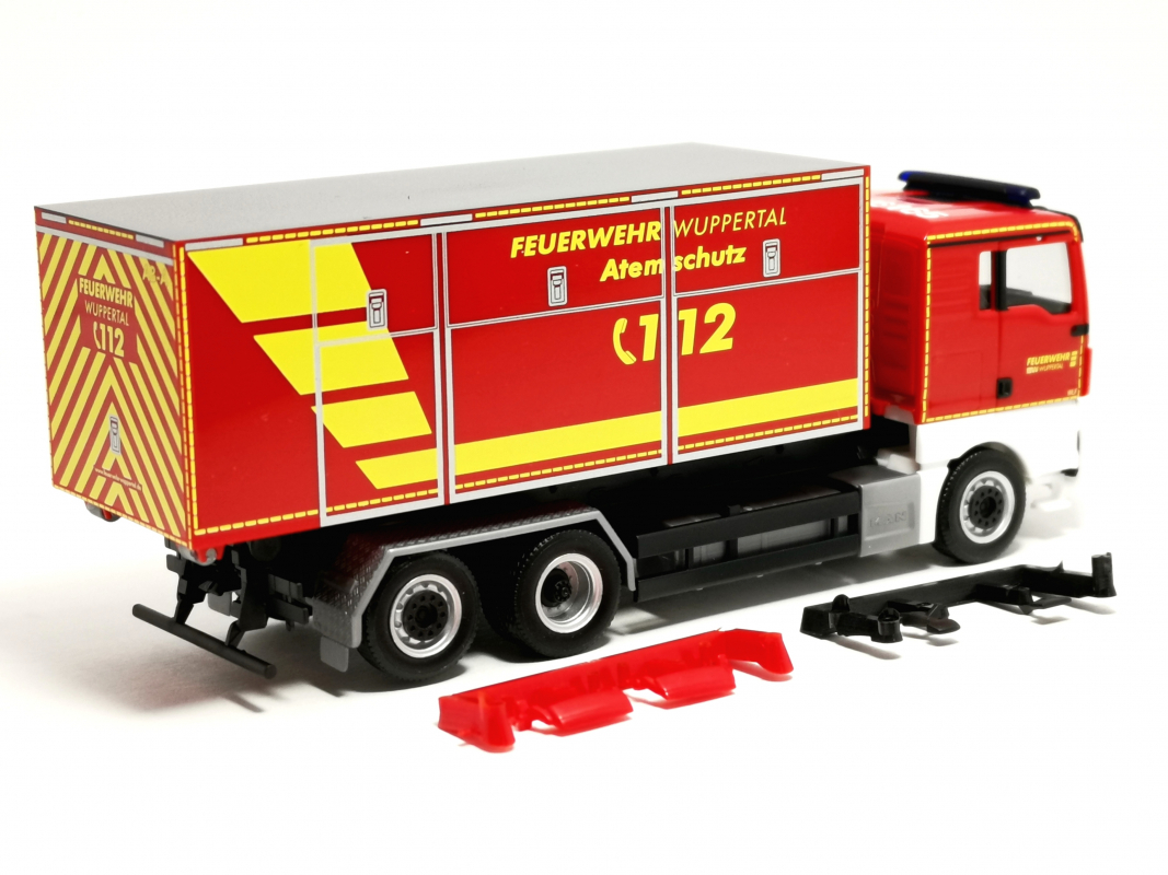 Preview: 098199 MAN TGX XL Euro6C Wechsellader "Feuerwehr Wuppertal" Herpa - SALE