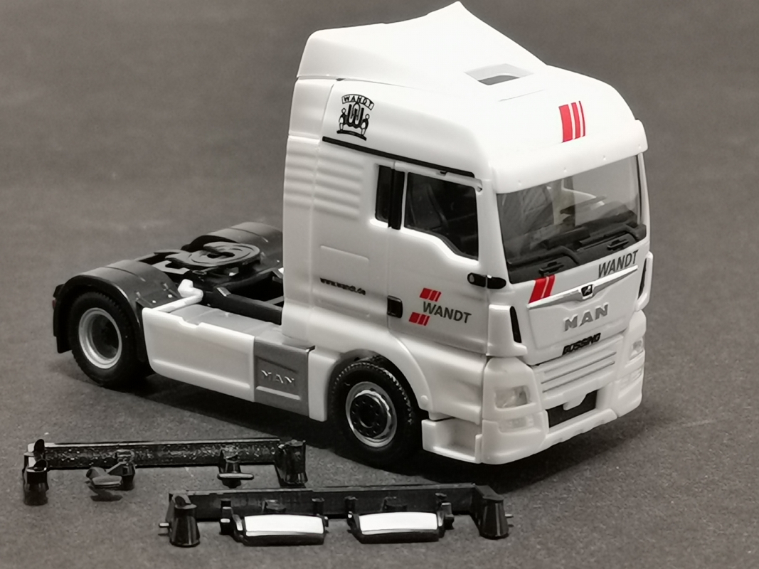 MAN TGX XLX Euro6c Zugmaschine, weiß "Wandt"**** Herpa
