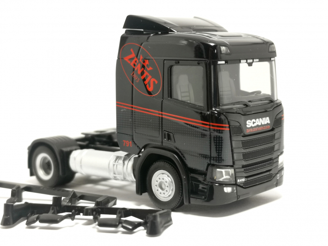 Scania CR20 ND LNG Zugmaschine "Zentis" Herpa