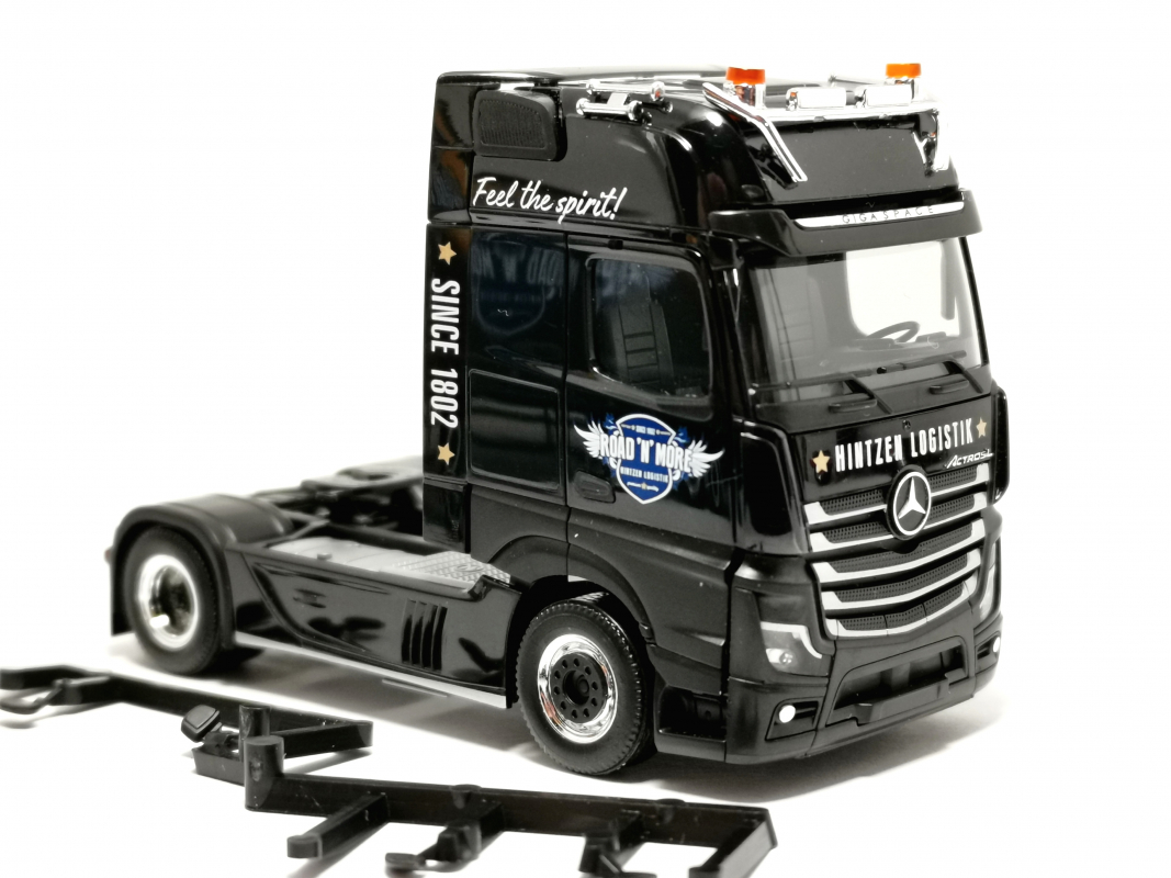 MB Actros L Zugmaschine "Hintzen Logistik" Herpa