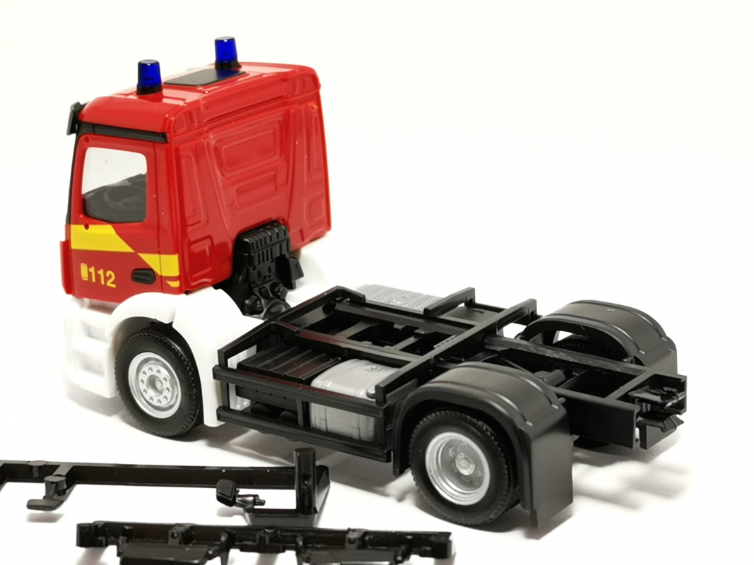 Mercedes-Benz Actros S 2a Lkw kurz "Feuerwehr" Herpa