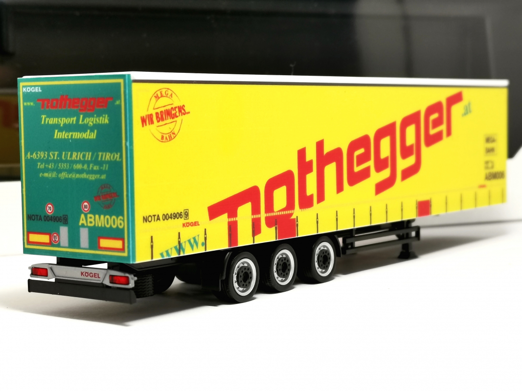 Lowliner Gardinenplanen Auflieger für Bahntransport "Nothegger" Herpa