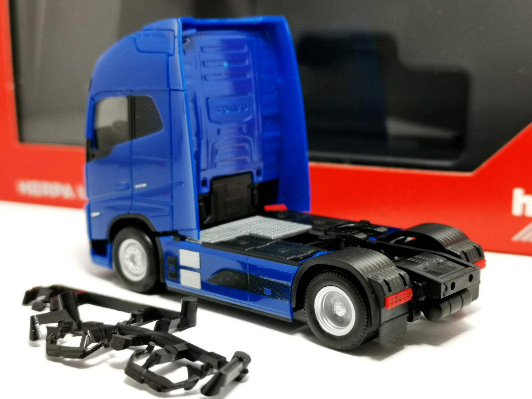 Preview: 318662 Volvo FH GL XL 2020 Electric Zugmaschine, blau Herpa - SALE