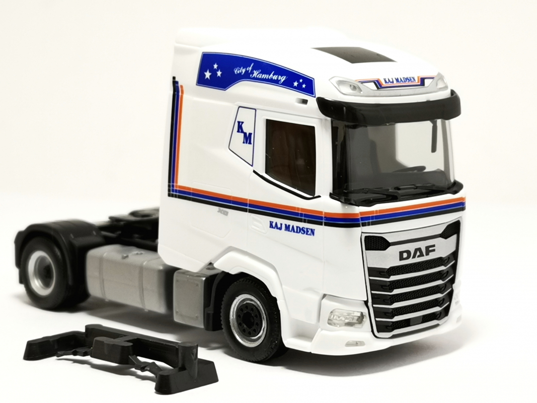 DAF XG Zugmaschine "Kaj Madsen" Herpa