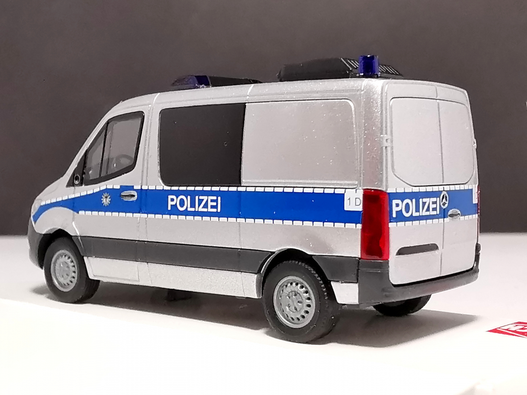53463 Mb Sprinter kurzer Radstand/Flachdach, Polizei Berlin, metallic BUSCH