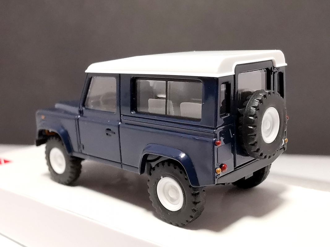 54300 Land Rover Defender 90, kurz Blau BUSCH
