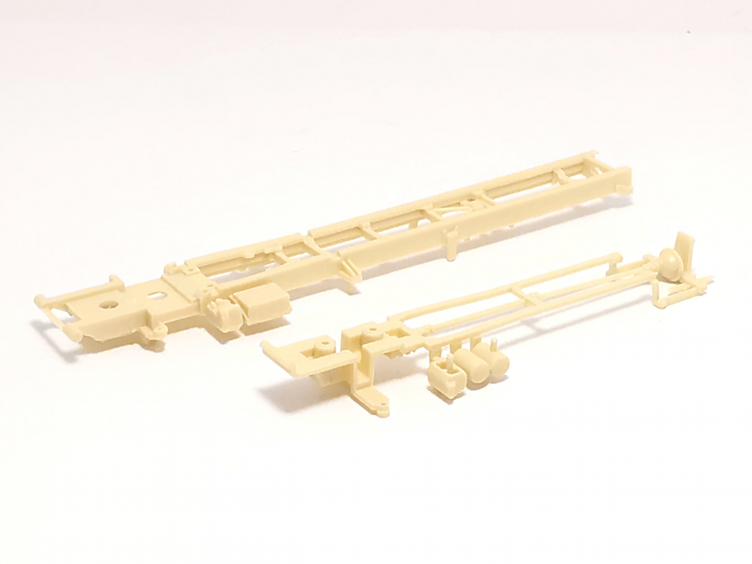 MAN Fahrgestell 7,45m UT + OB, beige Herpa C110