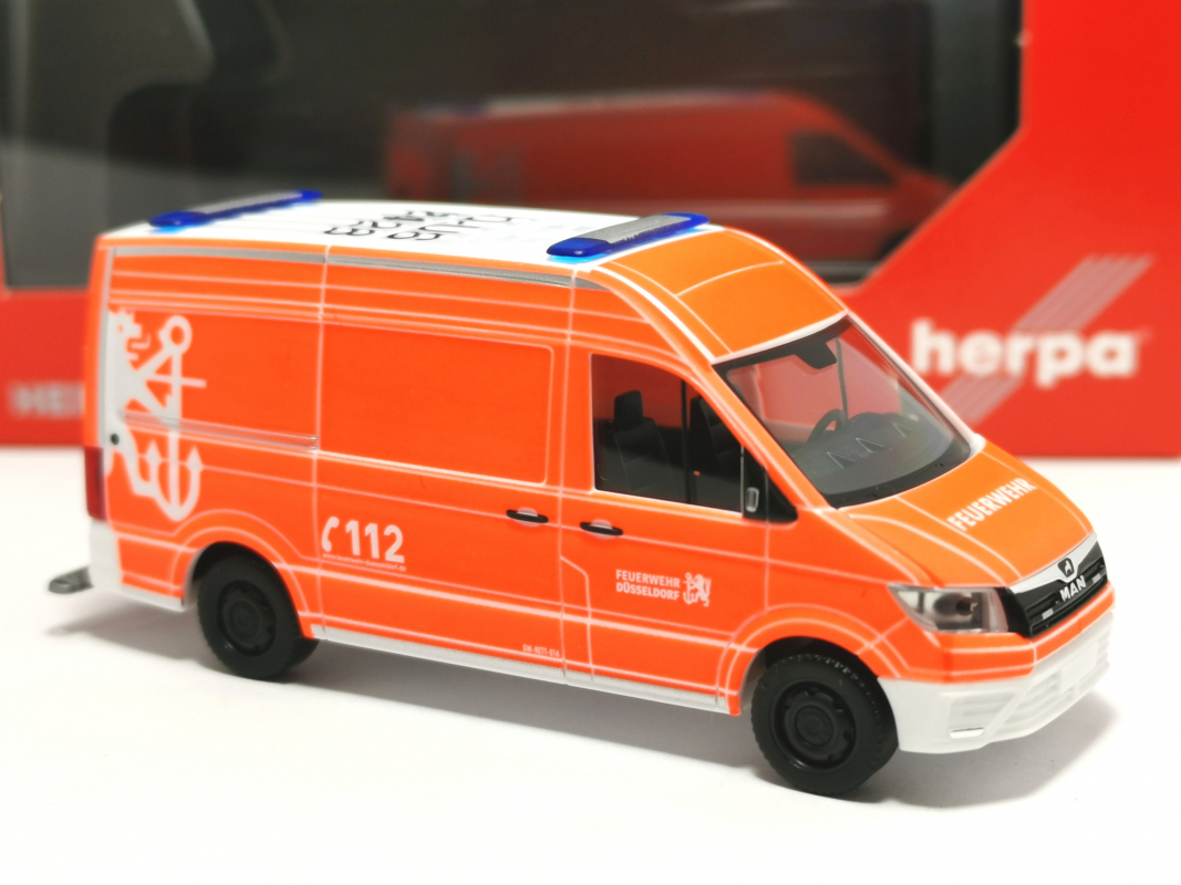 098298 MAN TGE Kasten Hochdach "Feuerwehr Düsseldorf" Herpa