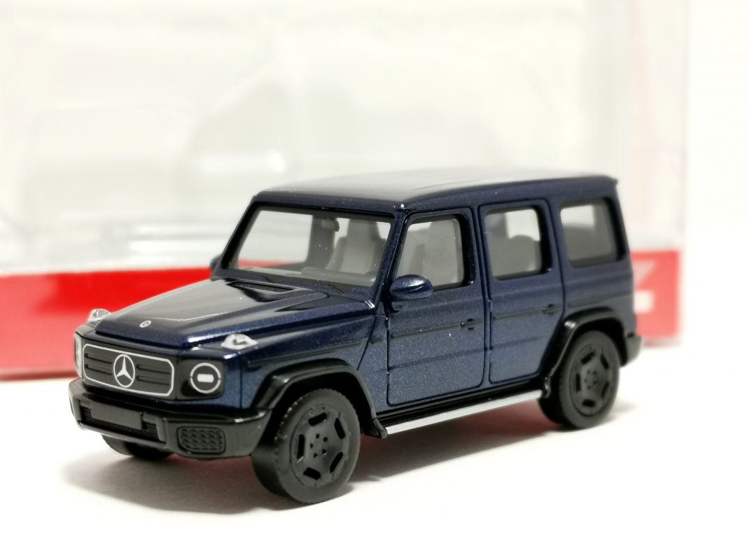 431194 Mercedes-Benz G 580 mit EQ-Technologie (N465), sodalitblaumetallic Herpa