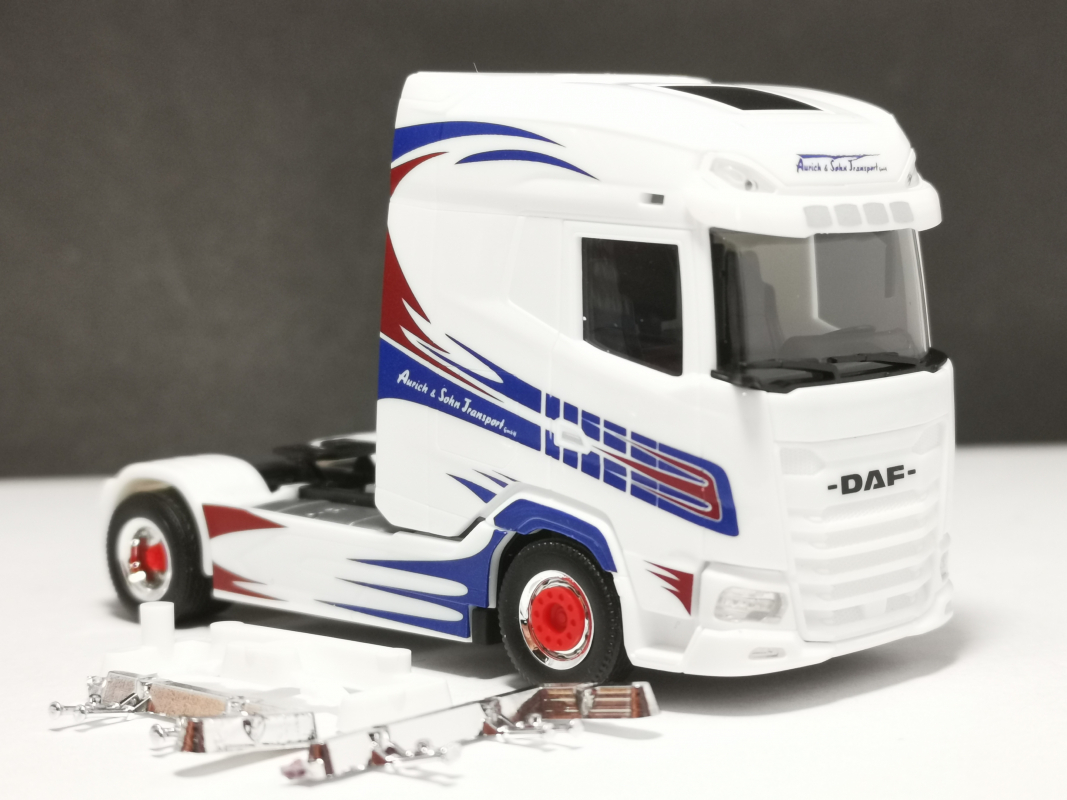DAF XG+ Zugmaschine "Aurich & Sohn Transport GmbH" Herpa